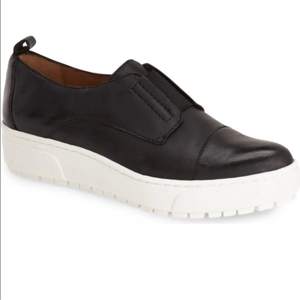 EUC - Biala - ‘Saben’ Almond toe - Platform Leather Sneaker - S 38/6.5US